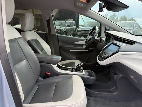 Used 2018 Chevrolet Bolt Premier w/ Driver Confidence II Package FWD image 27