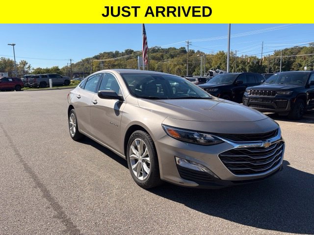Used 2025 Chevrolet Malibu LT FWD image 1