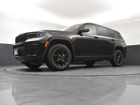 Used 2024 Jeep Grand Cherokee L Altitude AWD/4WD image 21