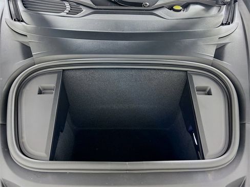 New 2026 Porsche Taycan image 32