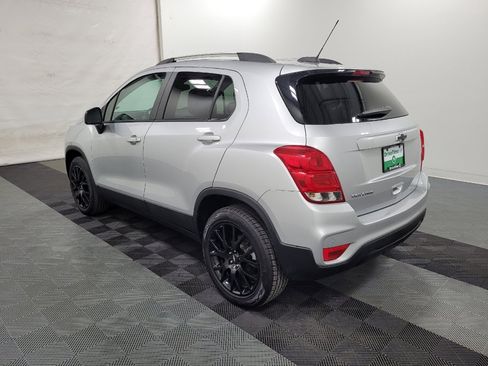 Used 2021 Chevrolet Trax LT w/ Driver Confidence Package AWD/4WD image 3