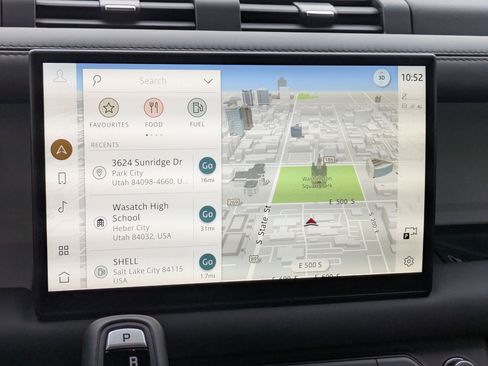 Used 2025 Land Rover Defender 130 X-Dynamic SE image 24