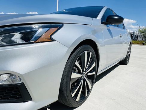 Used 2022 Nissan Altima 2.5 SR image 12