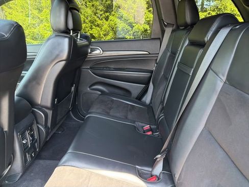 Used 2020 Jeep Grand Cherokee Altitude AWD/4WD image 6