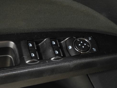 Used 2017 Ford Fusion SE w/ Fusion SE Technology Package FWD image 19