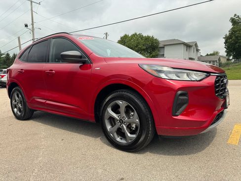 Used 2024 Ford Escape ST-Line w/ Tech Pack #1 AWD/4WD image 3