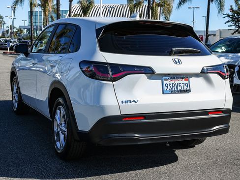 Used 2025 Honda HR-V LX image 8
