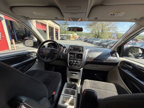 Used 2013 Dodge Grand Caravan SE FWD image 33