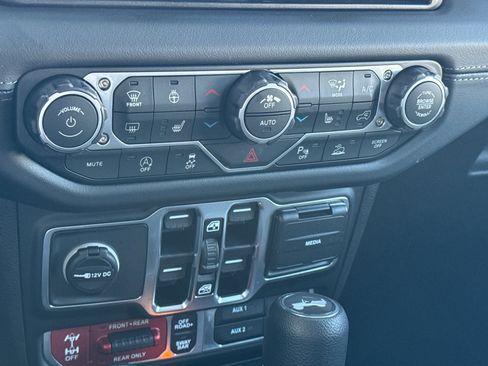 New 2026 Jeep Wrangler Unlimited Rubicon w/ Safety Group image 19