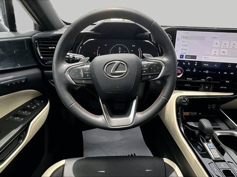Used 2024 Lexus NX 250 FWD image 6