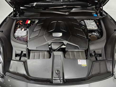 Used 2022 Porsche Cayenne Coupe AWD/4WD image 17