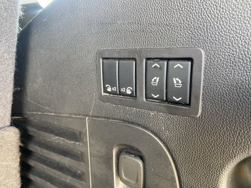 Used 2020 GMC Yukon SLT image 38