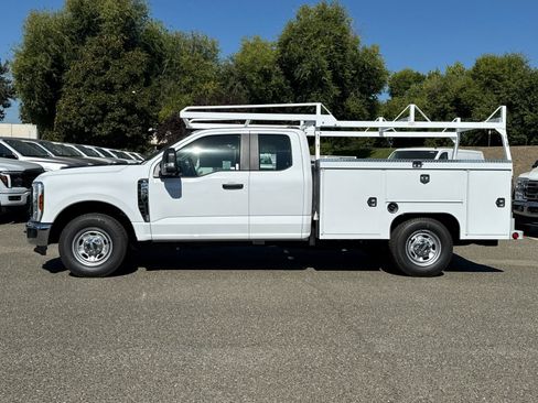 New 2025 Ford F250 XL w/ XL Chrome Package image 6