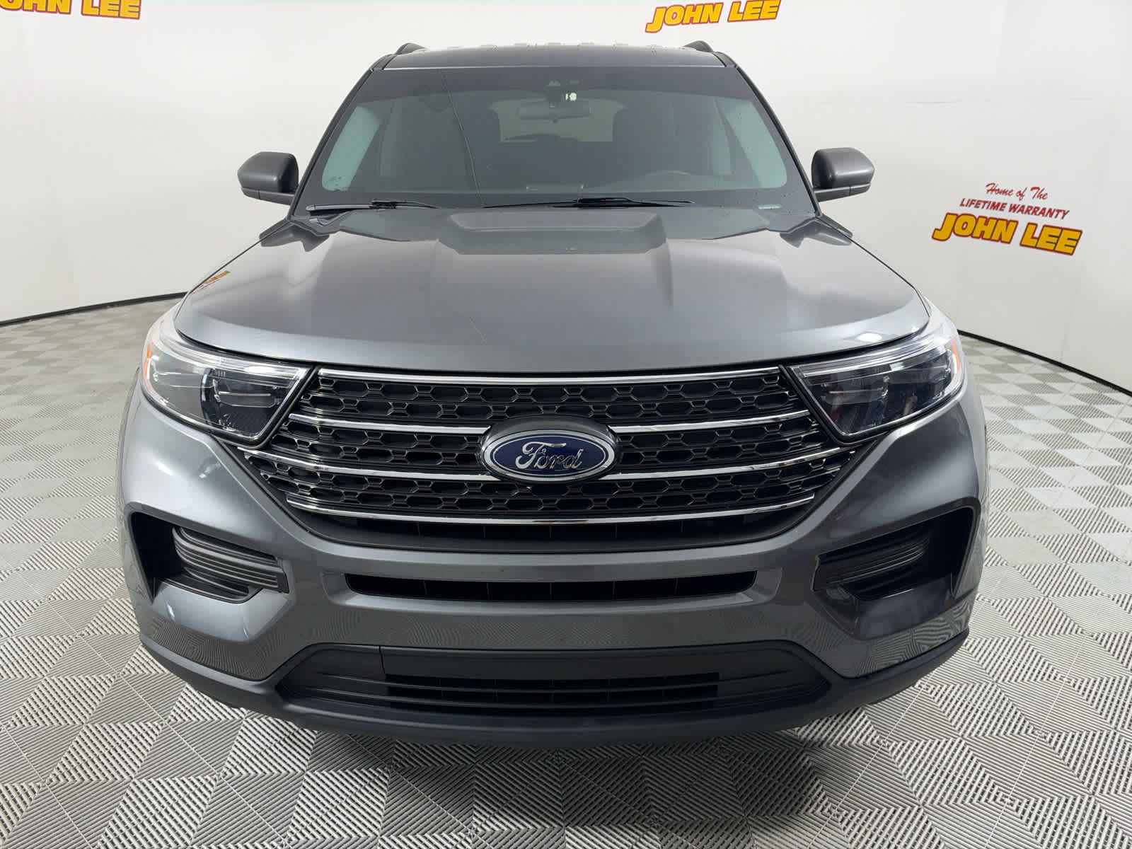 Used 2024 Ford Explorer XLT RWD image 9