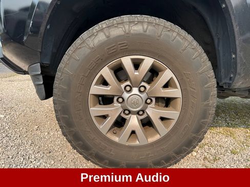 Used 2019 Toyota Tacoma SR5 RWD image 11