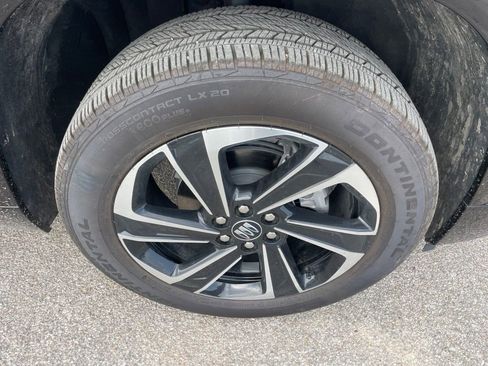 Used 2025 Buick Enclave Sport Touring w/ Power Package FWD image 8