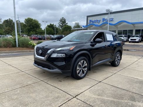 Used 2023 Nissan Rogue SV FWD image 4