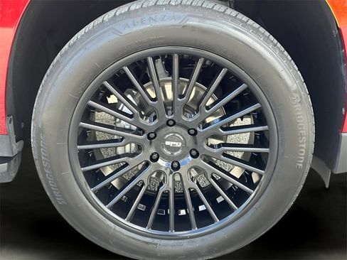 Used 2022 Chevrolet Suburban RST w/ Luxury Package image 15