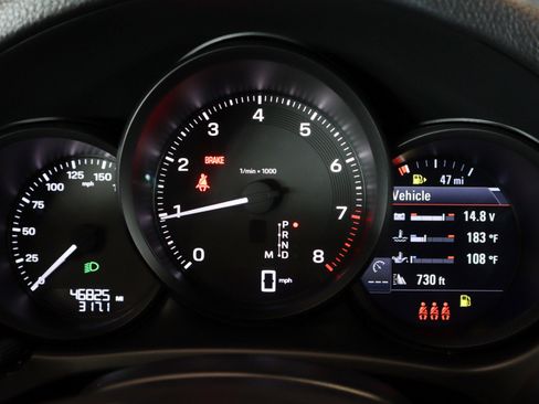 Certified 2022 Porsche Macan image 14