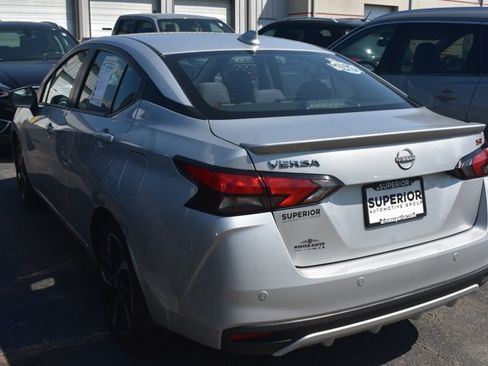 Used 2024 Nissan Versa SR FWD image 5