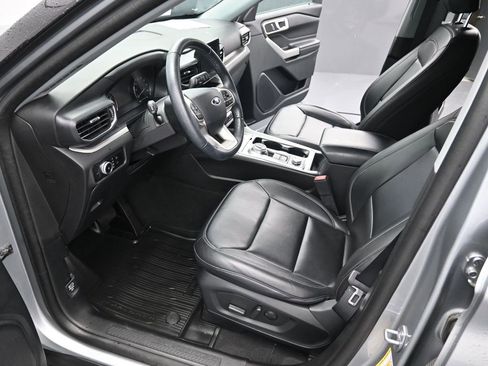 Certified 2023 Ford Explorer XLT w/ Equipment Group 202A image 11