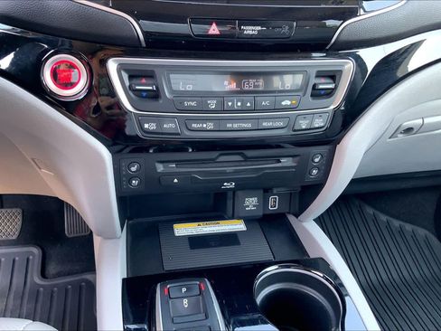 Used 2020 Honda Pilot Elite image 32