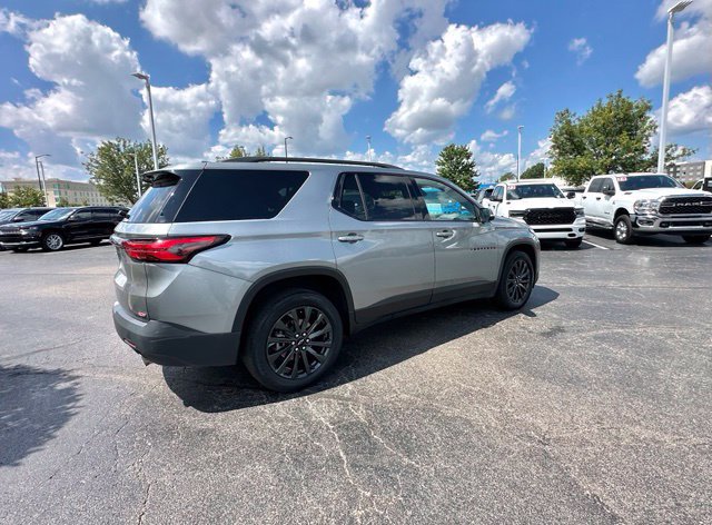 Used 2023 Chevrolet Traverse RS FWD image 12