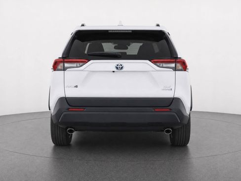 Used 2021 Toyota RAV4 XLE AWD/4WD image 6