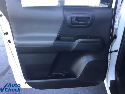 Used 2022 Toyota Tacoma SR image 12