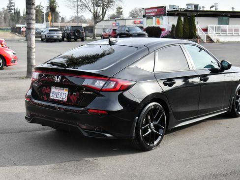 Used 2023 Honda Civic Sport image 8