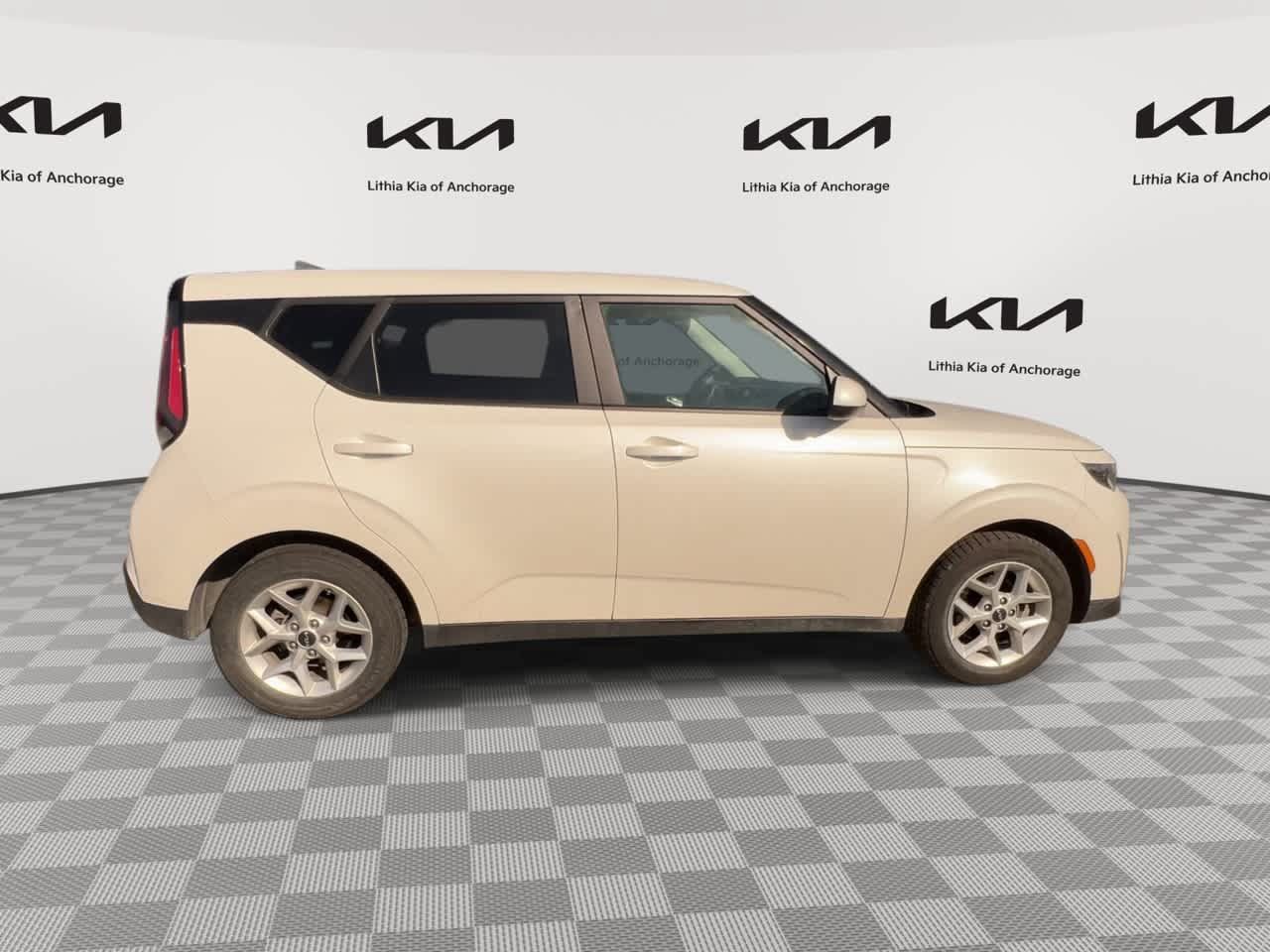 Certified 2023 Kia Soul LX w/ Option Group 015 FWD image 9