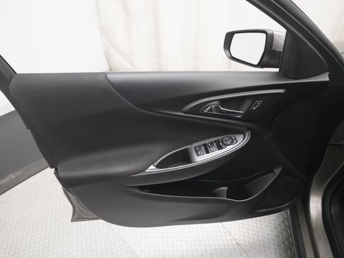 Used 2020 Chevrolet Malibu LT FWD image 27