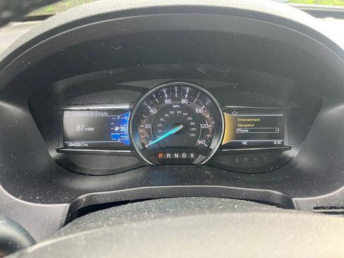 Used 2018 Ford Explorer XLT w/ Equipment Group 202A AWD/4WD image 20