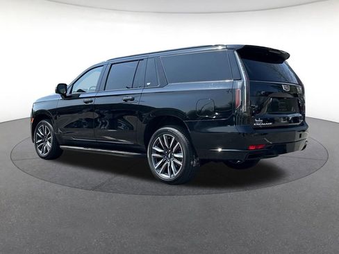 Used 2023 Cadillac Escalade ESV Sport AWD/4WD image 3