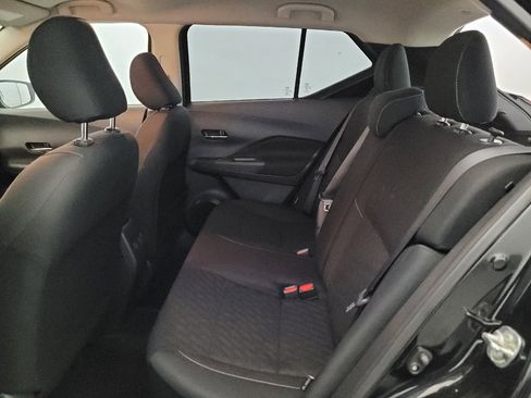 Used 2021 Nissan Kicks SV FWD image 18