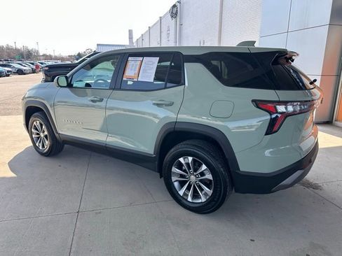 Used 2025 Chevrolet Equinox LT w/ Safety and Technology Package image 9