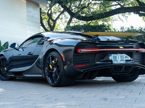 Used 2020 Bugatti Chiron image 39