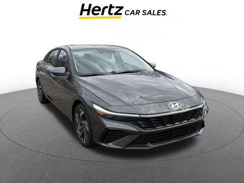 Used 2025 Hyundai Elantra Limited image 1