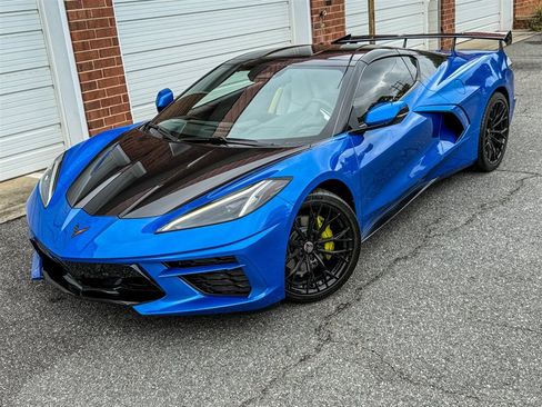 Used 2024 Chevrolet Corvette Stingray Coupe w/ 1LT RWD image 3