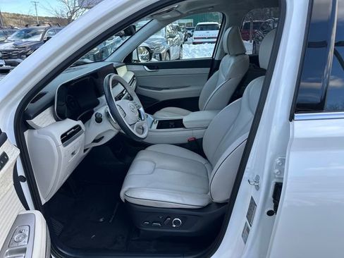 Used 2023 Hyundai Palisade Calligraphy image 9