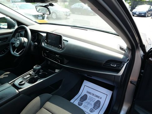 Used 2023 Nissan Rogue S AWD/4WD image 30