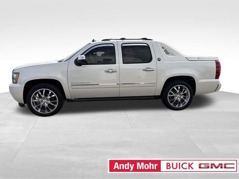 Used 2013 Chevrolet Avalanche LTZ RWD image 6