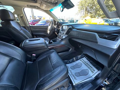 Used 2017 GMC Yukon XL SLT w/ Premium Edition image 32