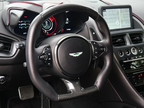 Used 2019 Aston Martin DBS Superleggera image 11