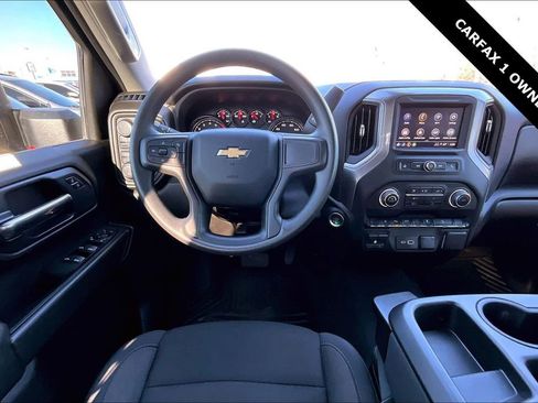 Used 2025 Chevrolet Silverado 2500 Custom w/ Custom Value Package image 9