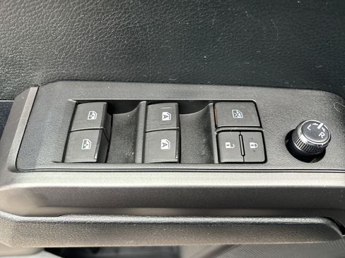 Used 2017 Toyota Tacoma TRD Off-Road image 16