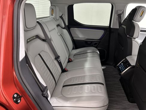 Used 2022 Rivian R1T Adventure AWD/4WD image 22