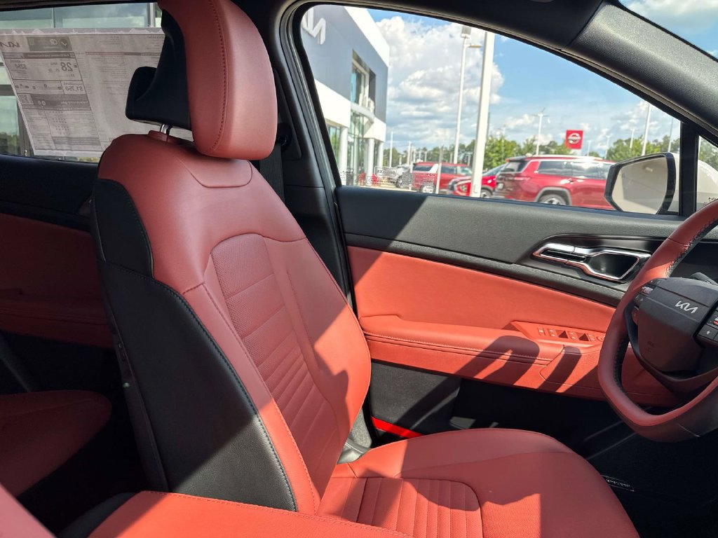 New 2026 Kia Sportage SX FWD image 13