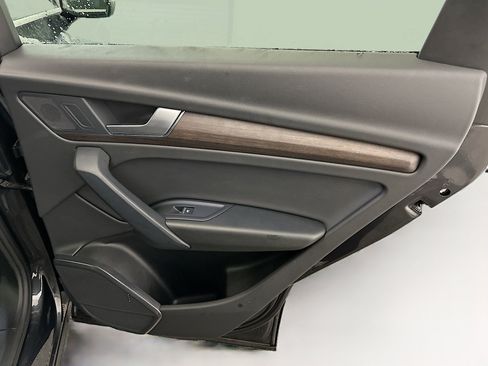 Used 2023 Audi Q5 2.0T Premium w/ Convenience Package image 33