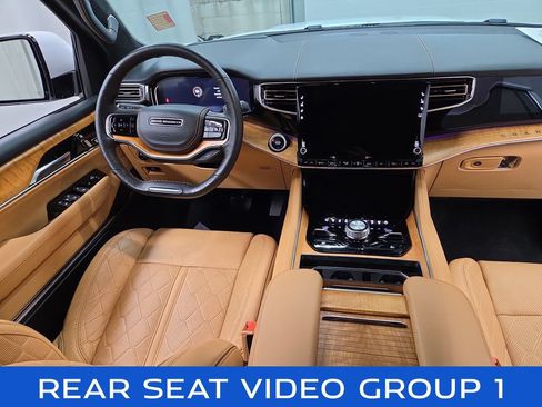 Used 2022 Jeep Grand Wagoneer Series III w/ Rear-Seat Entertainment Group AWD/4WD image 15